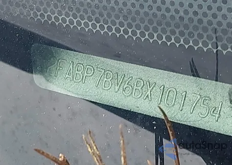 2011 Ford Crown Victoria Police Interceptor z USA, uszkodzony, nr VIN 2FABP7BV6BX101754